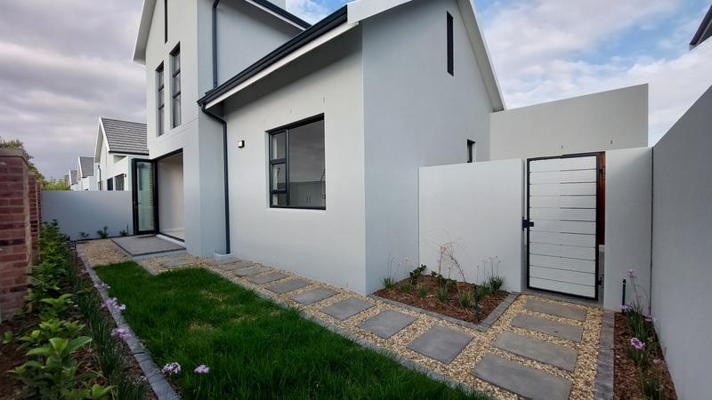 To Let 3 Bedroom Property for Rent in Graanendal Western Cape
